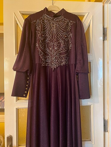 Mor-Mürdüm tesettür abiye