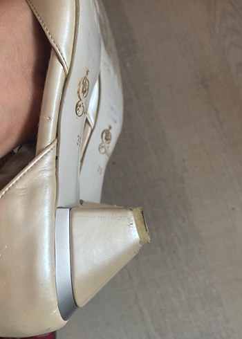 Beyaz İpek Görünümlü Dolgu Topuklu Kadın Ayakkabı - Görsel 5