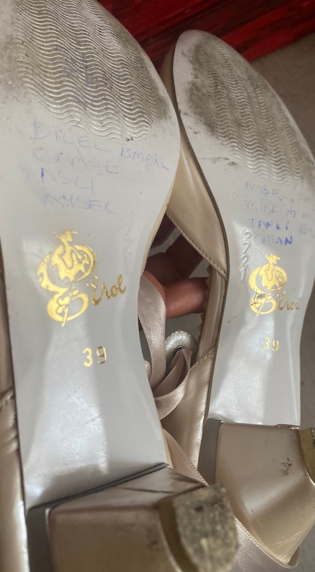 Beyaz İpek Görünümlü Dolgu Topuklu Kadın Ayakkabı - Görsel 4