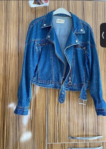 Trendyol & Milla Kadın Mavi Kot Ceket - Gevşek Kesim, Tokalı