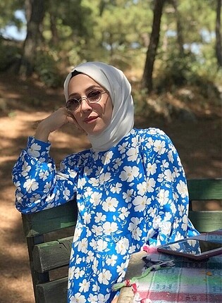 Çicekli uzun elbise