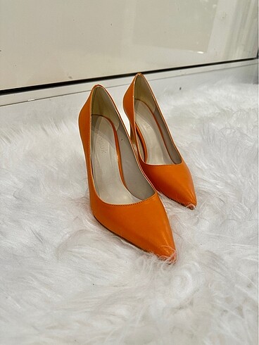 Diğer Turuncu stiletto ?