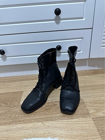 38,5 Beden Kısa bot