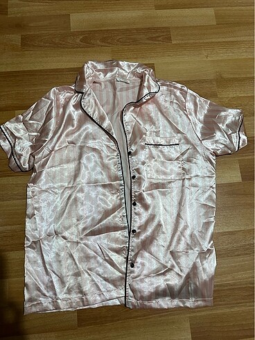 Pembe Pijama Üstü
