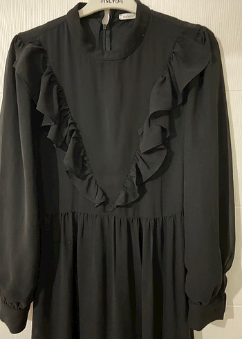 Uzun Siyah önü Fırfırlı tesettür Elbise - Görsel 2