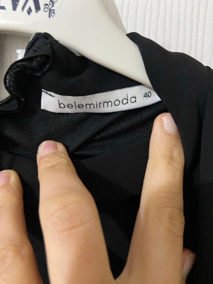 Uzun Siyah önü Fırfırlı tesettür Elbise - Görsel 4