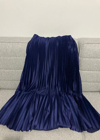 Parlak saten Mavi Pileli Uzun Kadın Etek tesettür 
Henza - Görsel 4