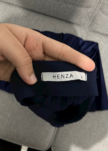 Parlak saten Mavi Pileli Uzun Kadın Etek tesettür 
Henza - Görsel 2