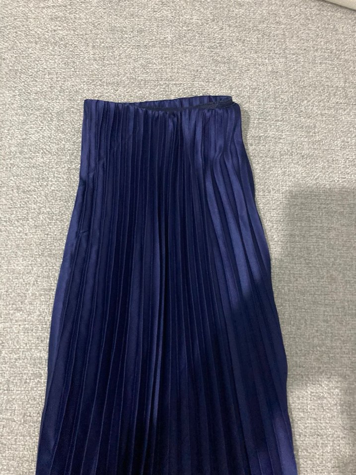 Parlak saten Mavi Pileli Uzun Kadın Etek tesettür 
Henza - Görsel 3