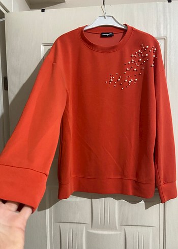 Boncuk İşlemeli Kırmızı Kadın Sweatshirt - Görsel 2