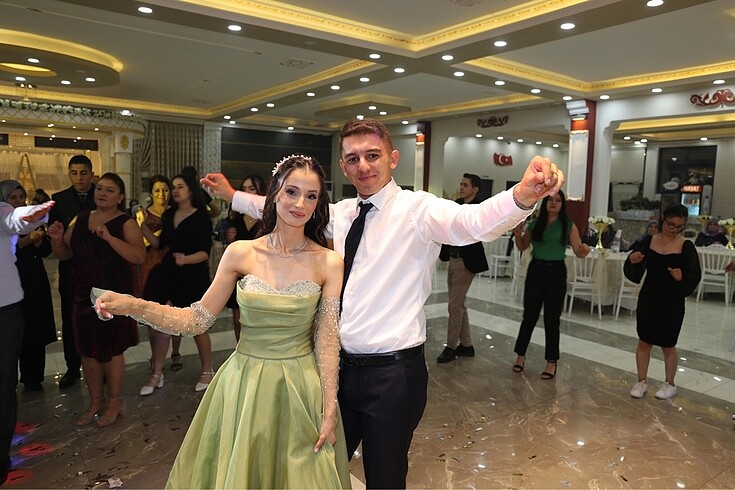 Abiye Sadece bir kere kullanıldı