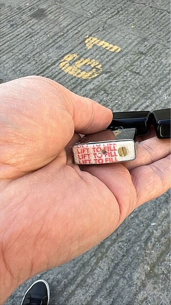  Beden Zippo Çakmak 100 Bin Adet mevcut