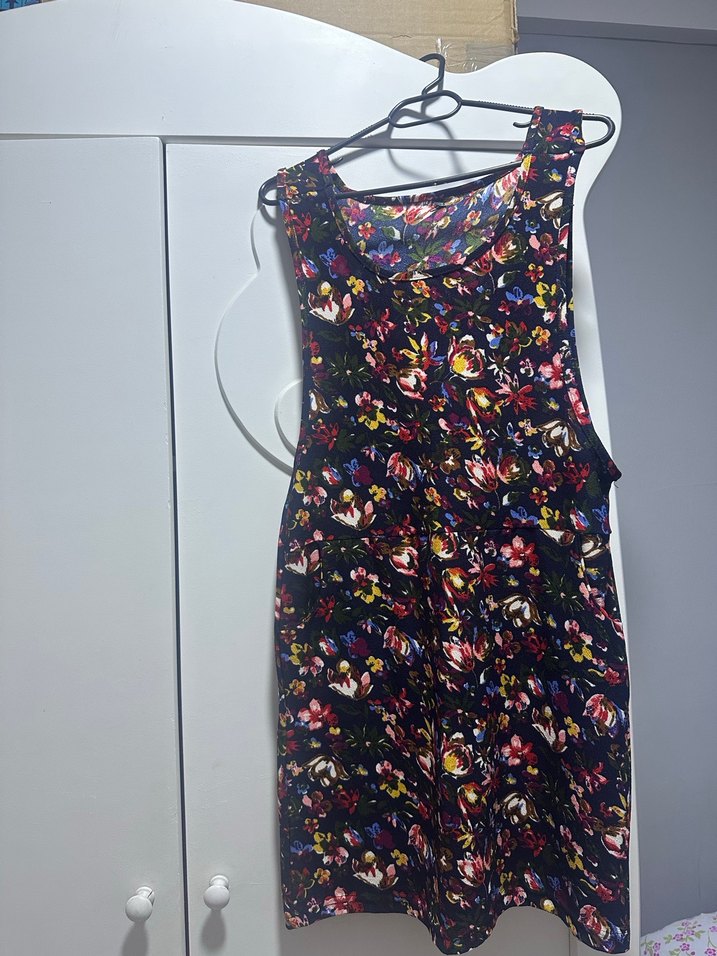 Çiçek Desenli Midi Kolsuz Elbise - Görsel 2