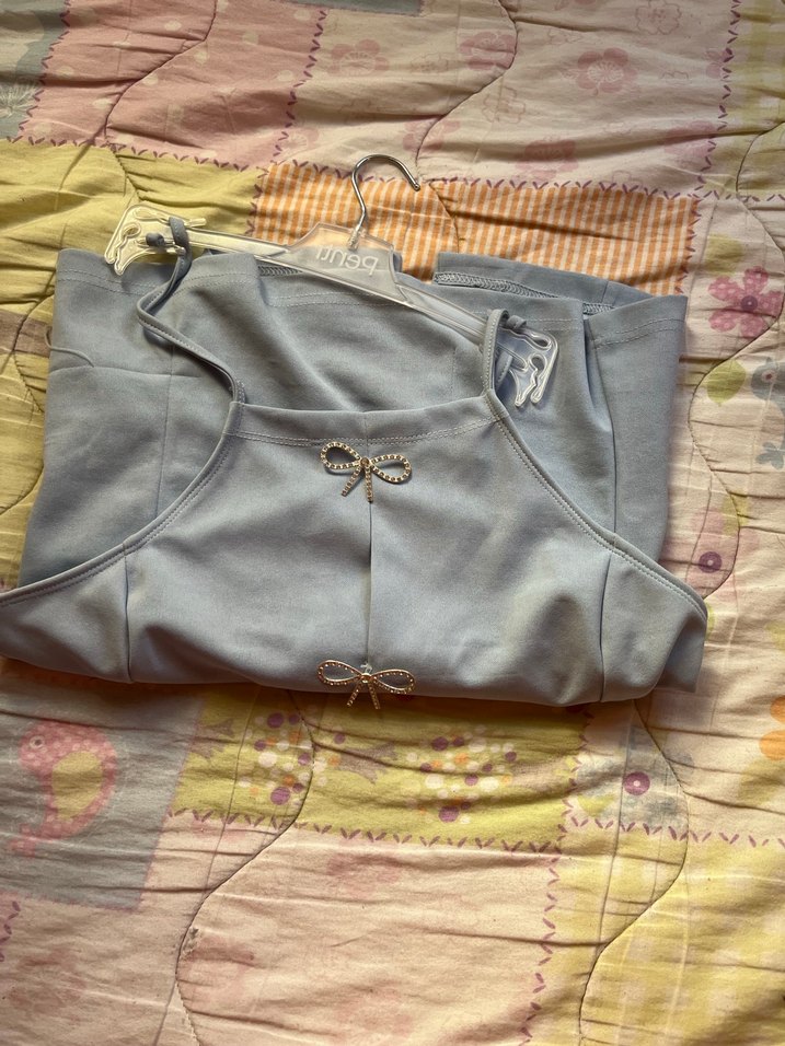 Fiyonklu  Askılı Kadın Üst - Görsel 3