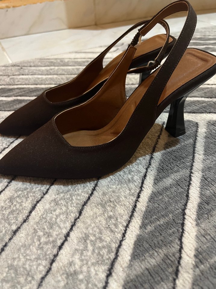 Kahverengi Minimalist Stiletto Topuklu Kadın Ayakkabı - Görsel 3