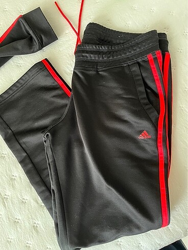m Beden Adidas eşofman takımı