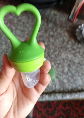 Yeşil Renkli Bebek Emziği