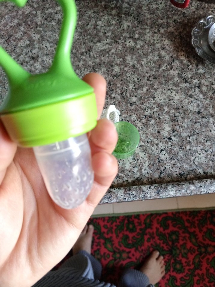 Yeşil Renkli Bebek Emziği - Görsel 2