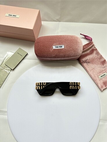 Miu Miu 09WS Güneş Gözlüğü