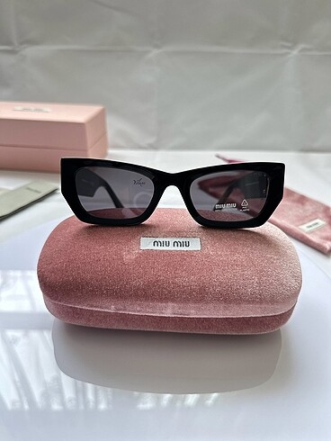 Beden Miu Miu 09WS Güneş Gözlüğü