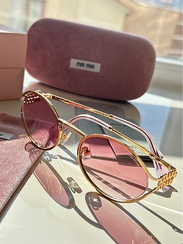 Miu Miu Miu Miu Pembe Gözlük