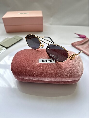 54ZS Miu Miu
