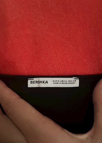 28 Beden Siyah Kısa Kollu Crop