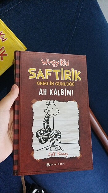 Saftirik serisi iki kitap var
