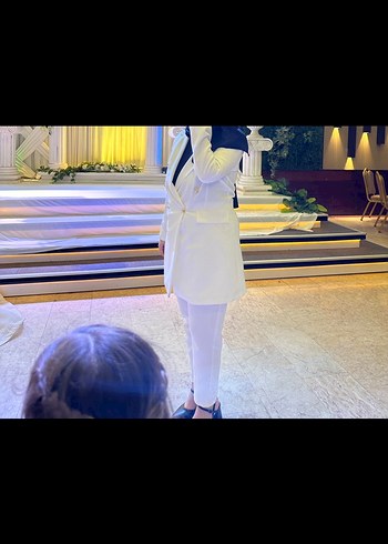 Zara Düğmeli Beyaz Uzun Kadın Blazer Ceket