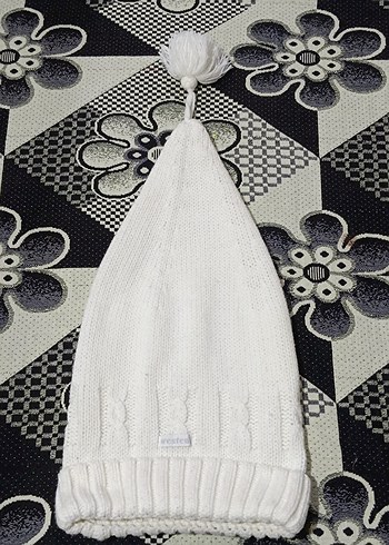 Kadın Beyaz Örgü Ponponlu Bere - Görsel 4