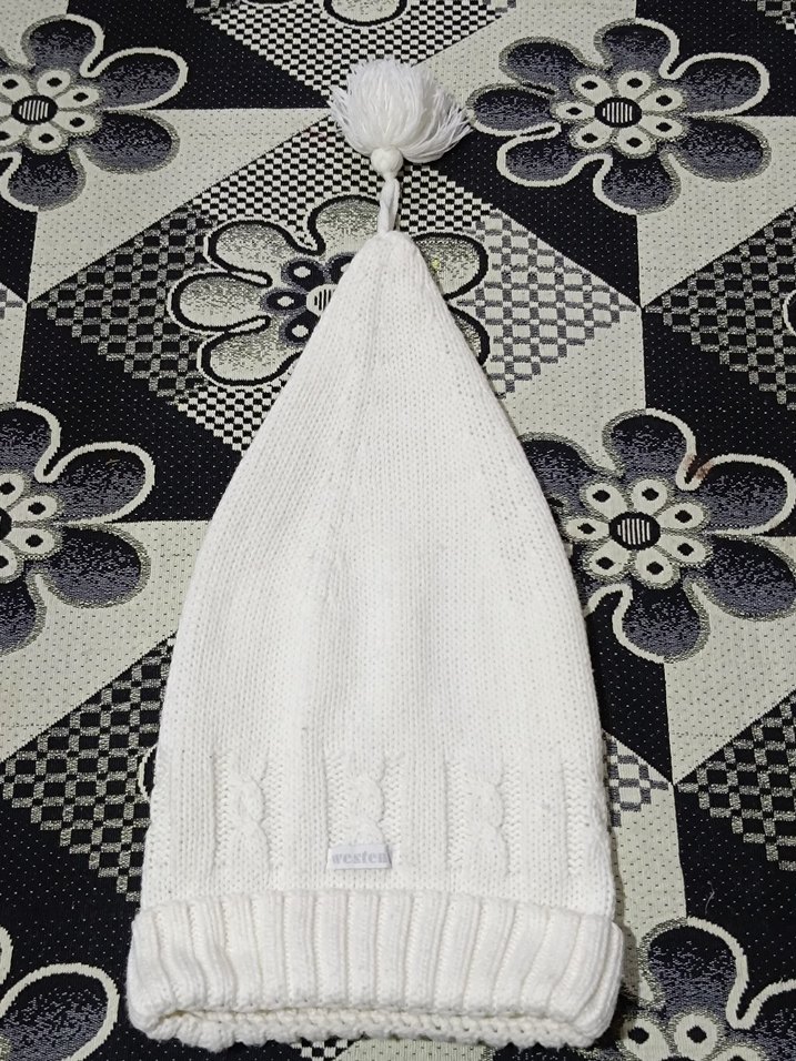 Kadın Beyaz Örgü Ponponlu Bere - Görsel 4