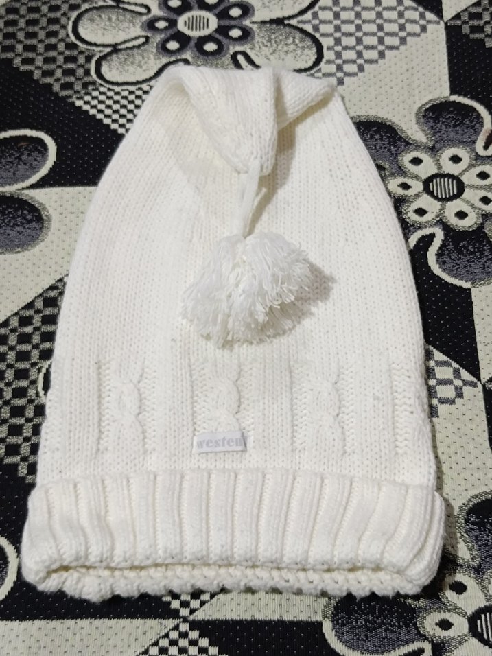 Kadın Beyaz Örgü Ponponlu Bere - Görsel 2
