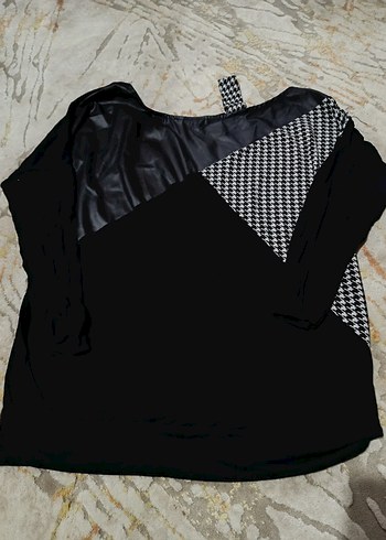 Siyah Drapeli Düşük Omuz Bluz - Görsel 2