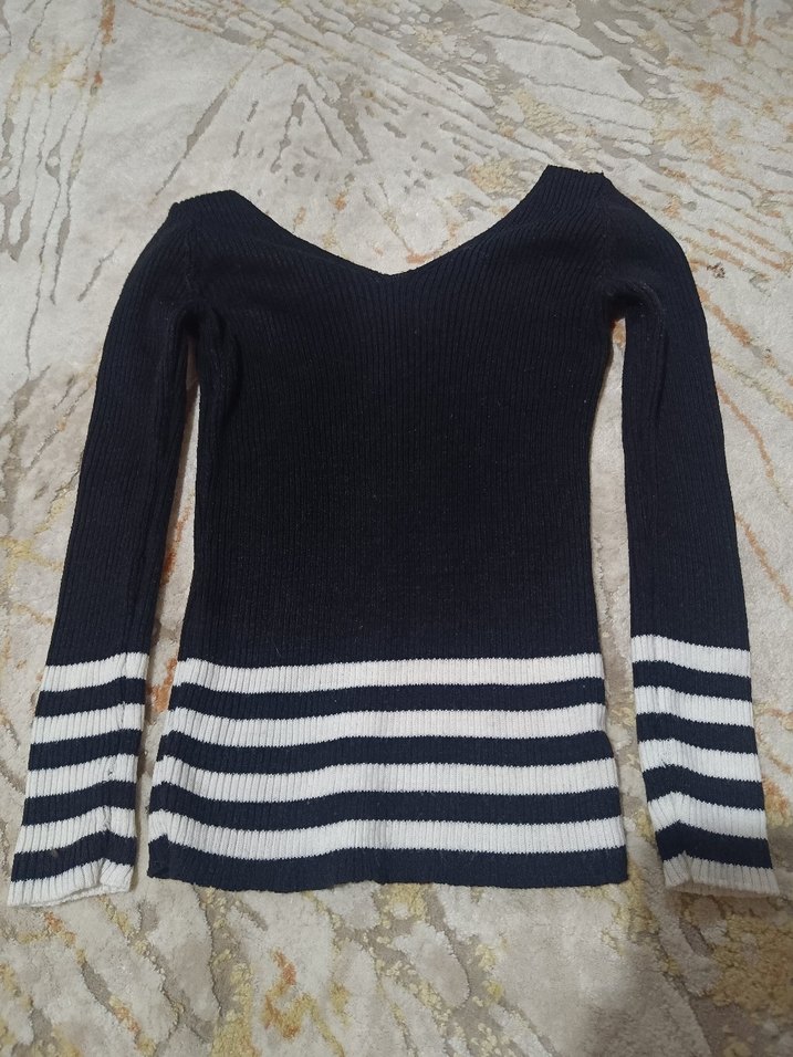 V Yaka Uzun Kollu Çizgili Triko Kazak - Görsel 2