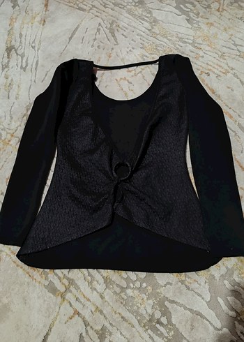 Pul İşlemeli Siyah Yuvarlak Yaka Uzun Kollu Bluz - Görsel 4