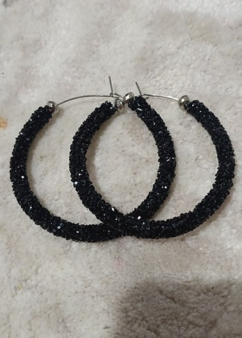 Siyah Boncuk İşlemeli Midi Halka Küpe - Görsel 3