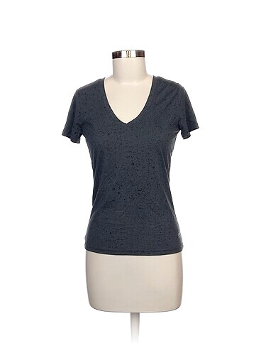 Adidas T-shirt %70 İndirimli.