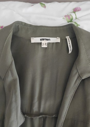 Koton Düğmeli, V Yakalı, Saten Hissiyatlı Kadın Tulum