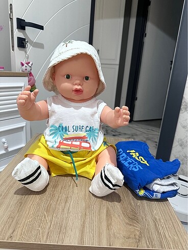 Oyuncak bebek