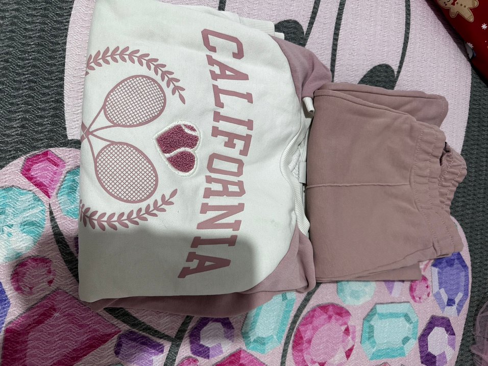 Kızlar için pamuklu pembe baskılı eşofman takımı - Görsel 4