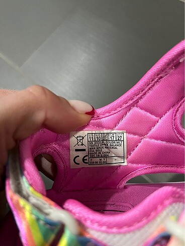 27 Beden çeşitli Renk Skechers çocuk sandalet