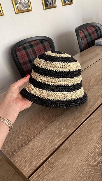 El yapımı kağıt ip şapka