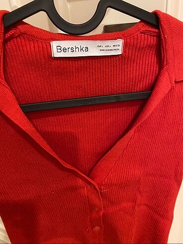 l Beden BERSHKA triko
