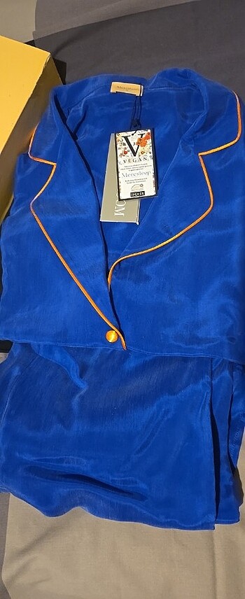xl Beden İpek(Vegan) Pijama takımı