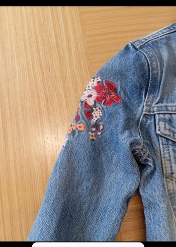 Nakışlı Mavi Kız Çocuk Kot Ceket - Görsel 6