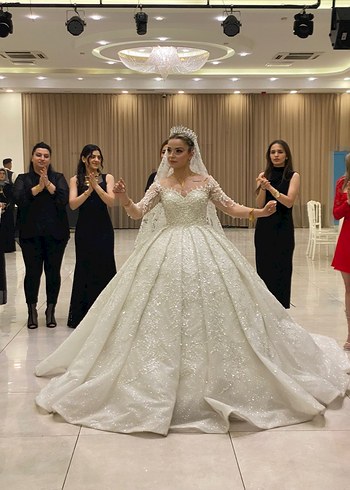 Uzun Kollu Beyaz Parlak A Kesim Gelinlik - Görsel 3