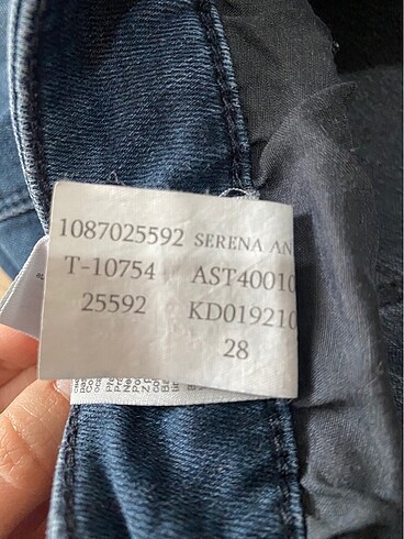 28 Beden lacivert Renk Mavi jean