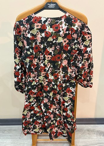 Çiçekli kemerli elbise - Görsel 2