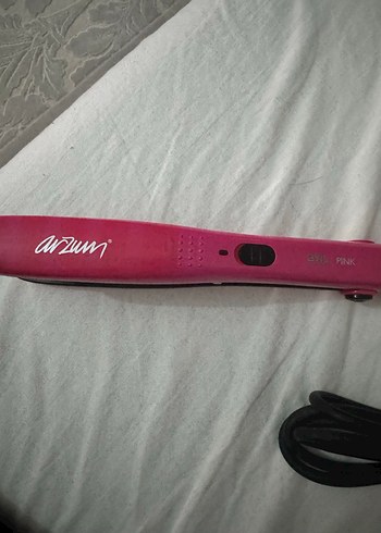 Arzum Arzum AR592 Pembe Renkli Saç Düzleştirici ve standı