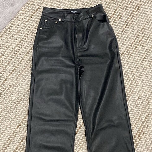 Vatkalı deri pantolon - Görsel 5